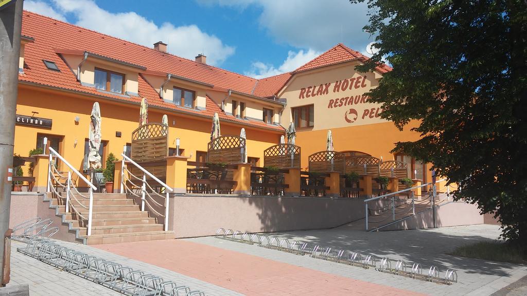 Relax Hotel Pelikan Hluboká nad Vltavou Exterior foto
